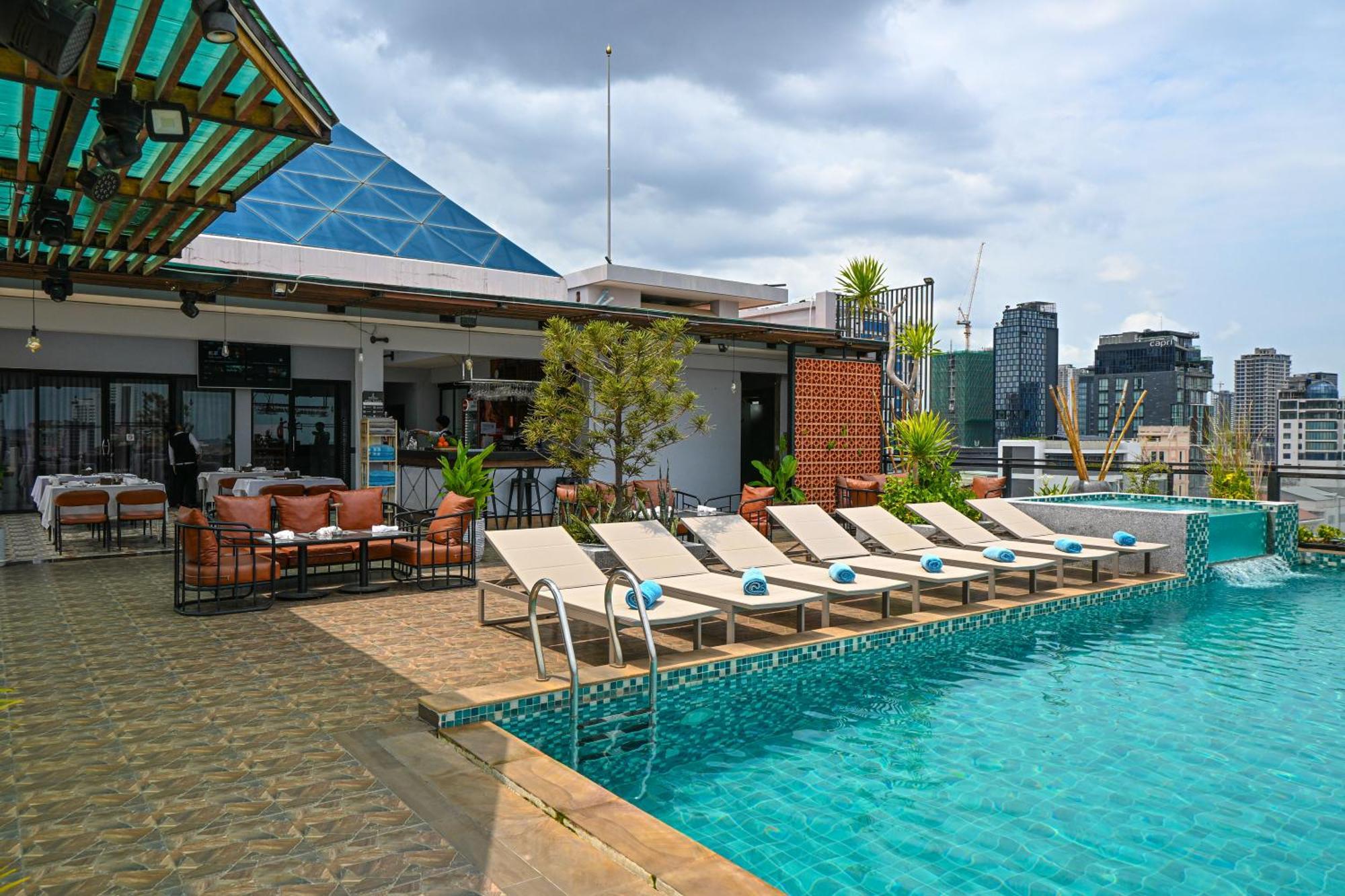 Phnom Penh 51 Hotel & Residences Екстер'єр фото