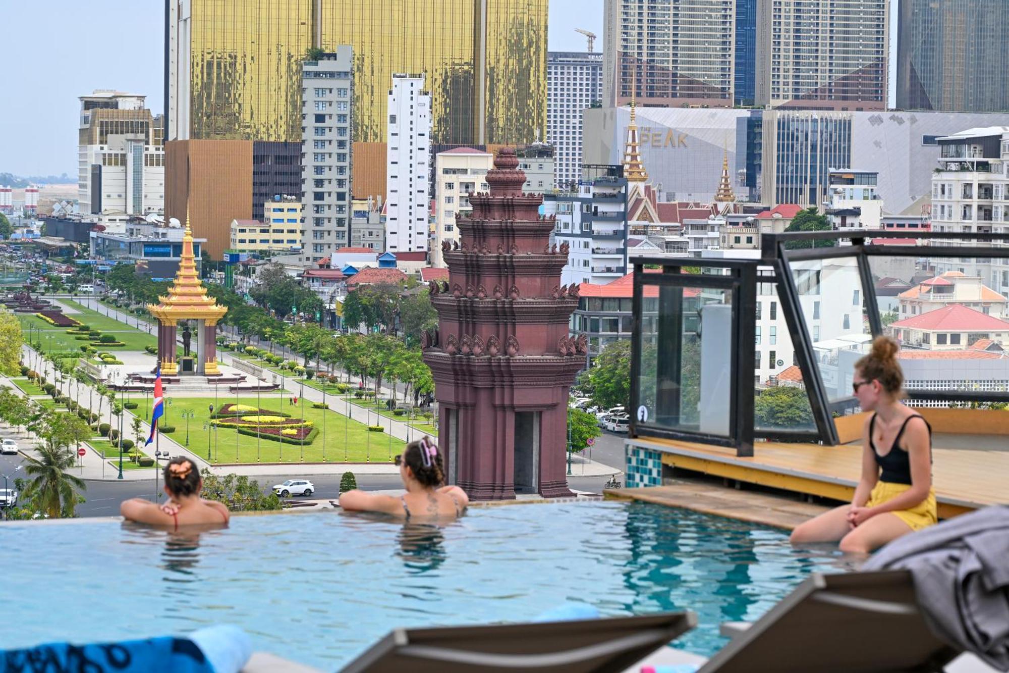 Phnom Penh 51 Hotel & Residences Екстер'єр фото