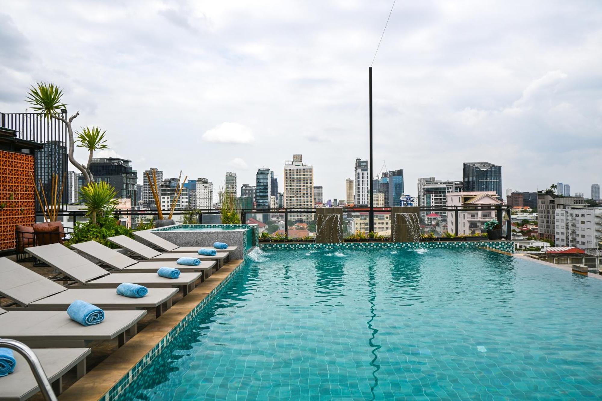 Phnom Penh 51 Hotel & Residences Екстер'єр фото